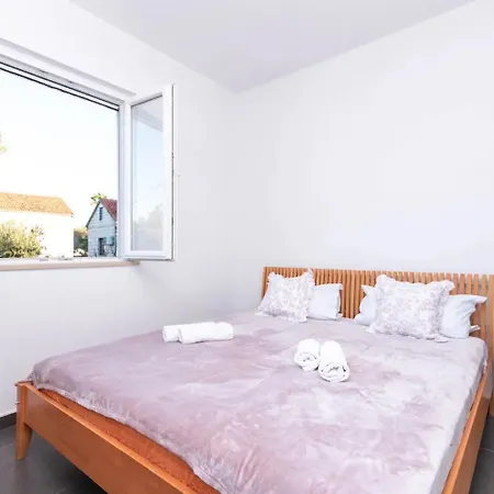 Holiday home Lili-with Pool Near The Sea *