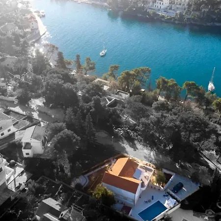 Holiday home Lili-with Pool Near The Sea *
