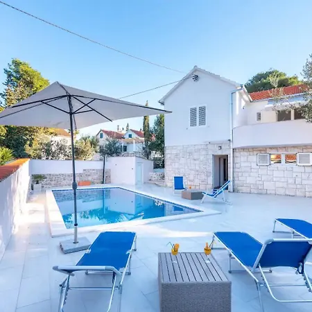 Holiday home Lili-with Pool Near The Sea Splitska